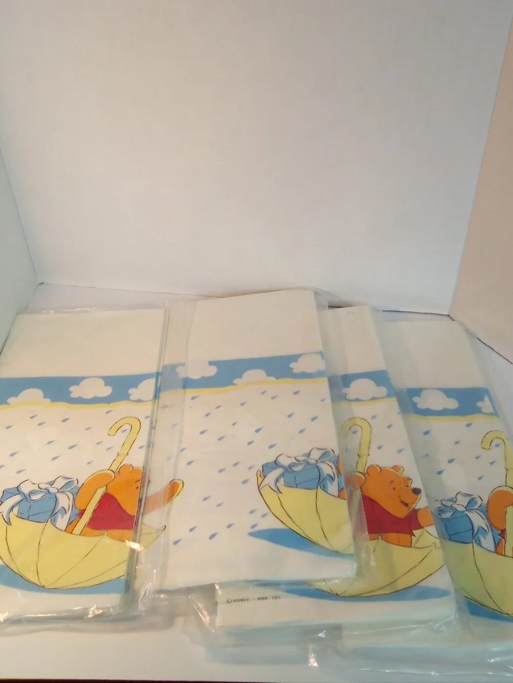 Vintage Winnie The Pooh Raining Baby Shower Table Cloth Paper Set Of 4